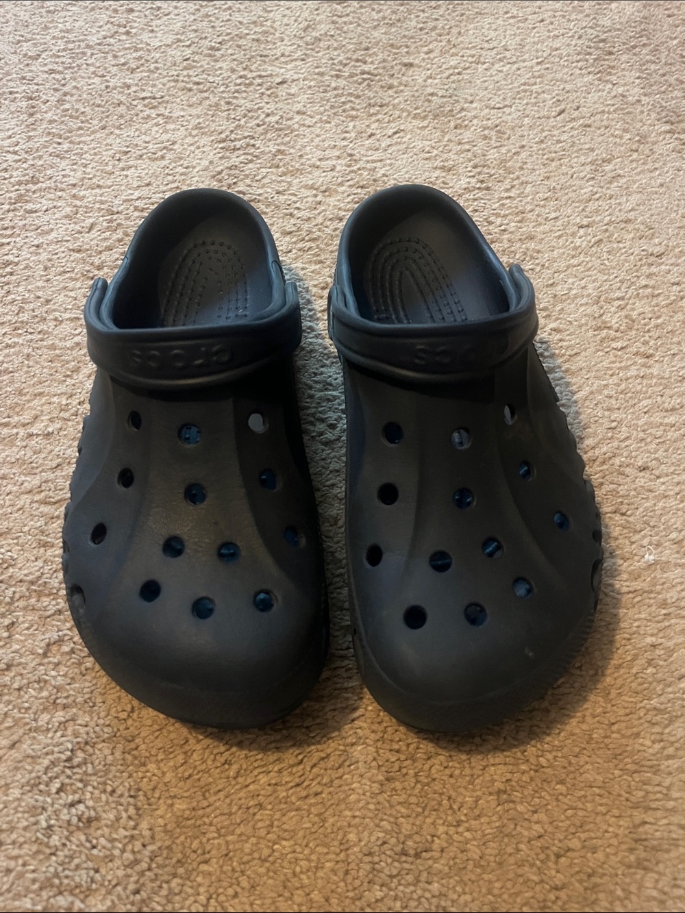 CROCS Classic Slip-On Clog in navy blue